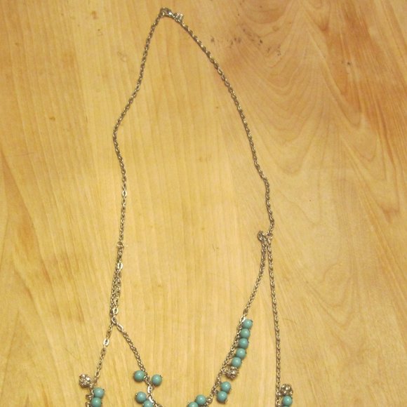 BANANA REPLUBLIC LAYER NECKLACE, SILVERTONE W/FAUX TURQUOIS BEADS - Picture 4 of 4